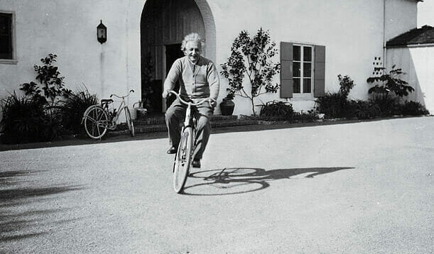 Pedalate e pensate, Einstein e la bicicletta